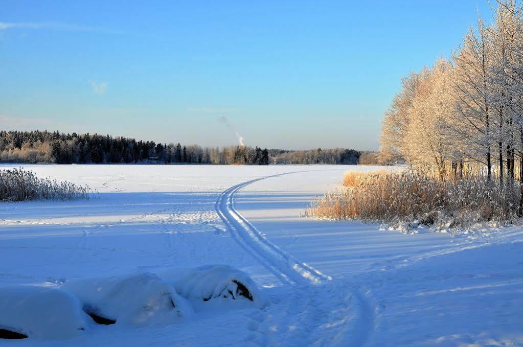 Hotel Hanhi Lapinjärvi Екстериор снимка